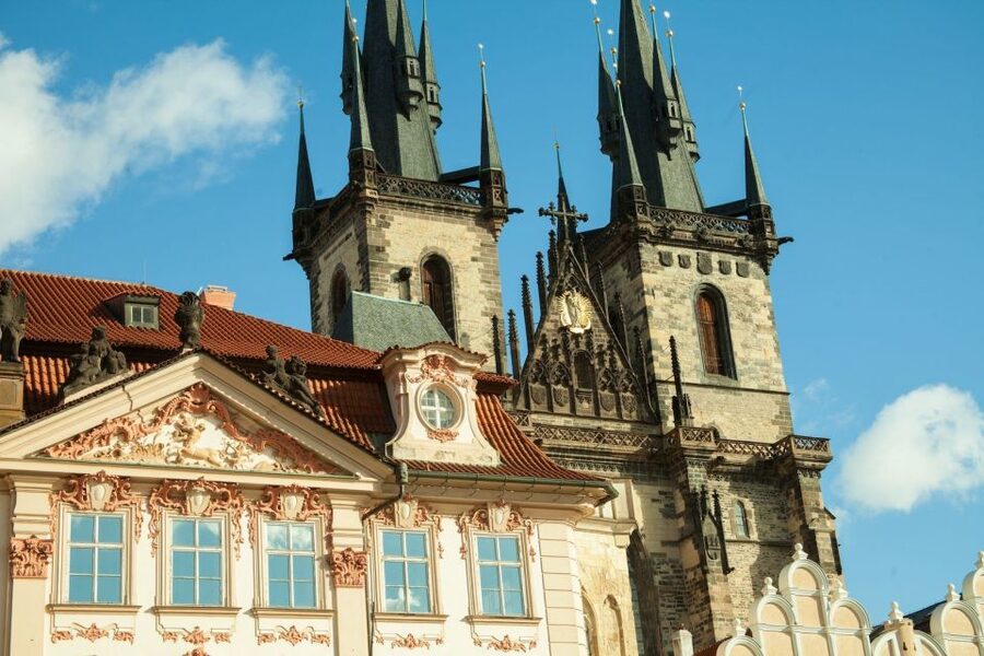Prague: 3-Hour Old Town and Prague Castle Tour in German - Why this 3-hour Old Town and Castle route is such a smart first taste of Prague