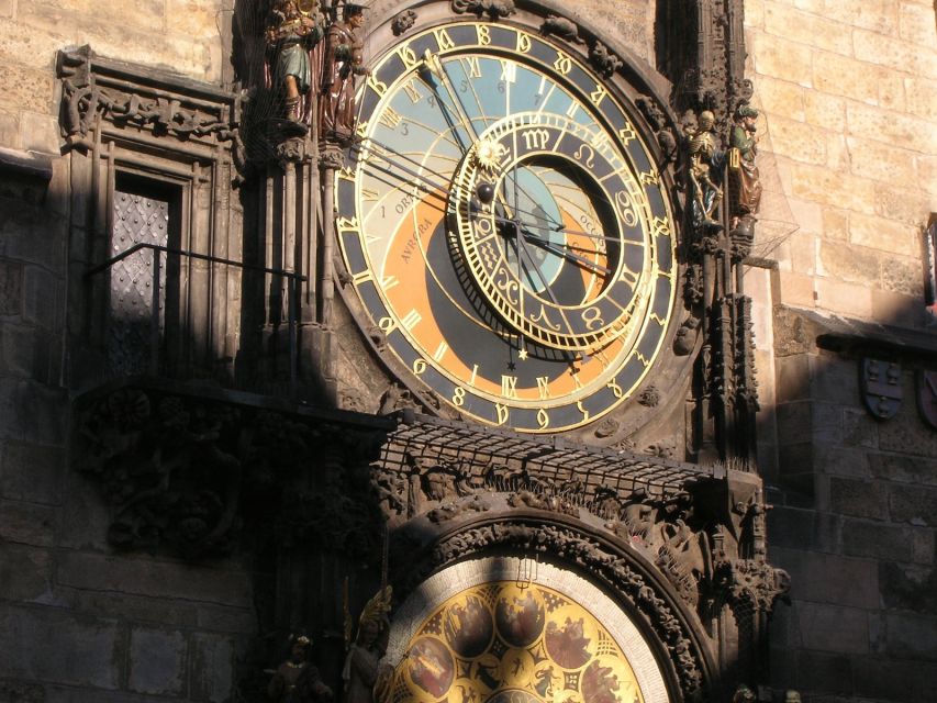 Prague: 3-Hour Old Town and Prague Castle Tour in German - Tram uphill to Prague Castle, saving your legs for the real walking