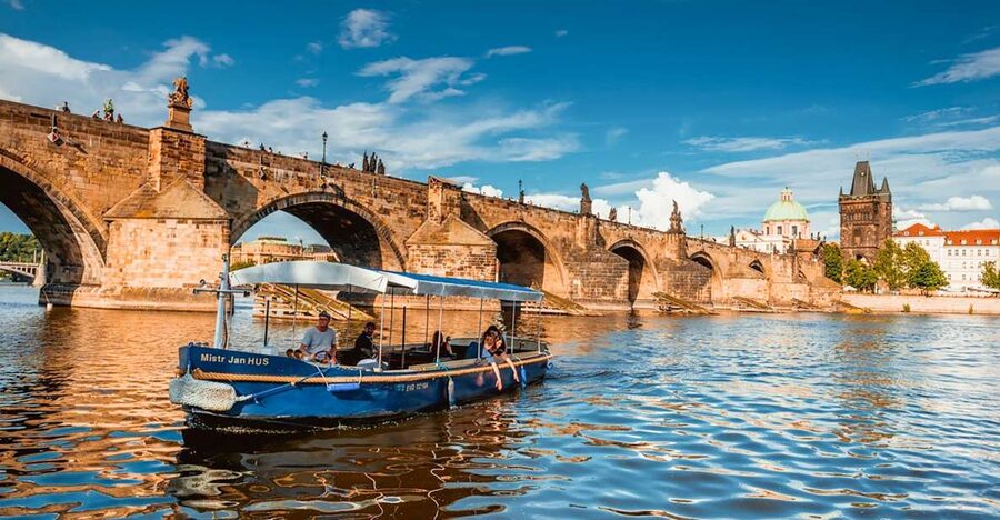 Prague: 45-Minute Sightseeing Cruise to Devil's Channel - Pier-to-channel route: how a 45-minute cruise actually works