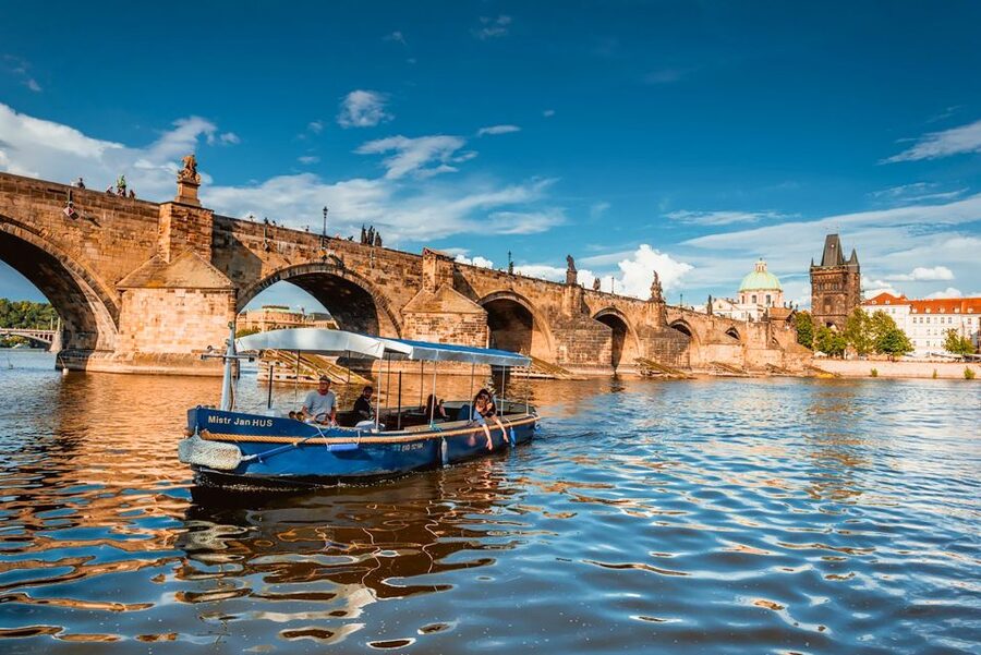 Prague: 45-Minute Sightseeing Cruise to Devil's Channel - Your guide and the small-boat format: why the tone feels right