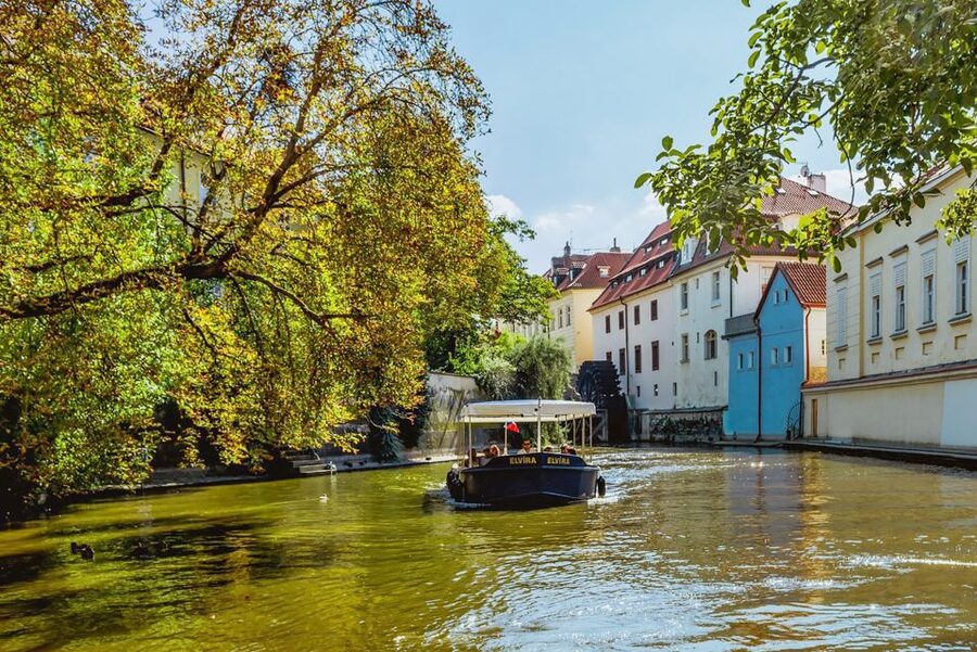Prague: 45-Minute Sightseeing Cruise to Devil's Channel - Winter comfort: heated, closed-top boat changes the whole experience