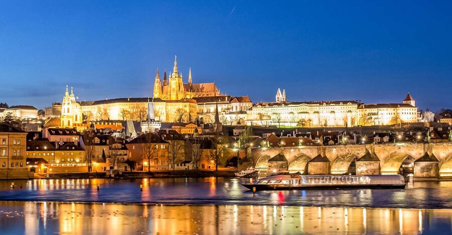 Prague: 50-Minute Sightseeing Evening Cruise - Key things that make this cruise worth it