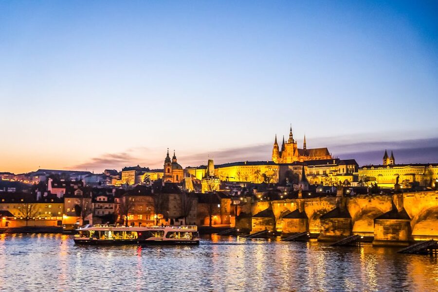 Prague: 50-Minute Sightseeing Evening Cruise - Who this cruise suits best, and who should skip it