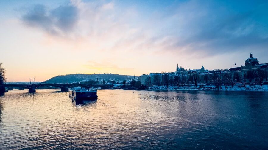 Prague: 50-Minute Sightseeing Evening Cruise - The sights you see, and what makes each one feel special at night