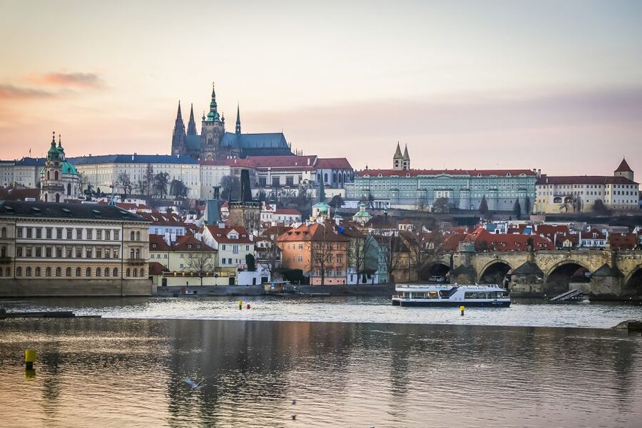 Prague: 50-Minute Sightseeing Evening Cruise - Drinks, Wi-Fi, and why this feels like an easy evening plan