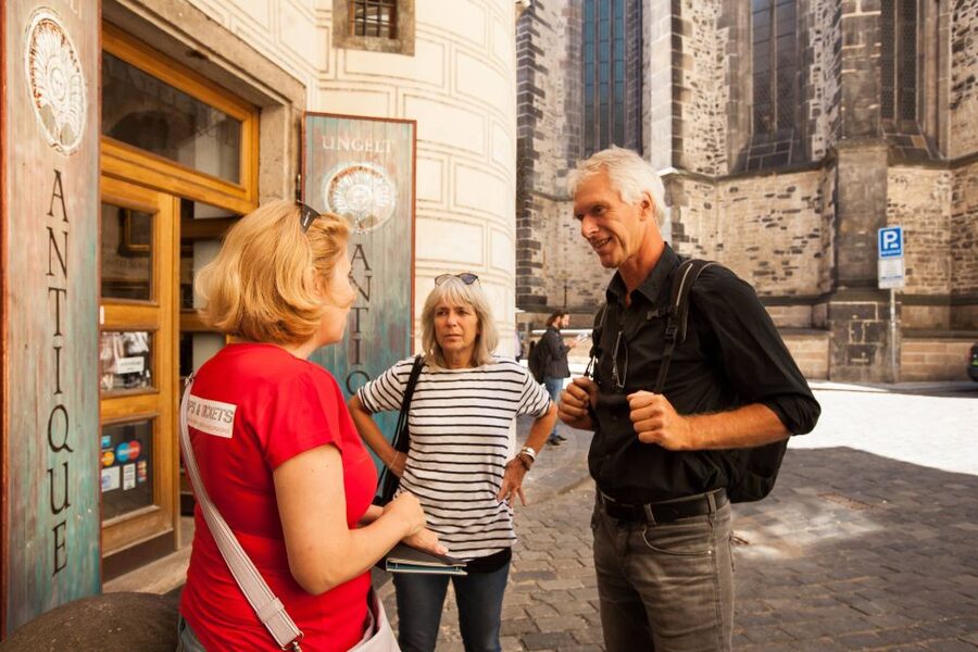 Prague: 6-Hour City Tour including Cruise and Lunch - Getting oriented at Týnská 627/7, then learning the city’s logic