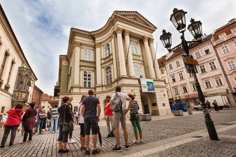 Prague: 6-Hour City Tour including Cruise and Lunch - Tram up to Prague Castle: the shift to big scale and big ceilings