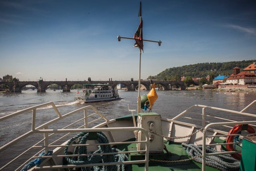 Prague: Afternoon Beer Cruise with Drinks Included - The itinerary on the Vltava: what each stop means for your photos