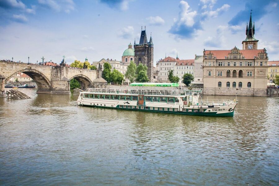 Prague: Afternoon Beer Cruise with Drinks Included - Price and logistics: is $35 really fair?