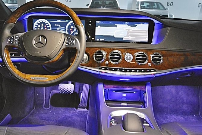Prague airport luxury transfer by a Mercedes Benz S class - A Mercedes S-Class Hello at Prague Vaclav Have Airport