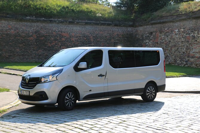 Prague Airport Transfers, Praga Aeropuerto Traslados, ESPAŇOL-ENG - Key Highlights Worth Booking