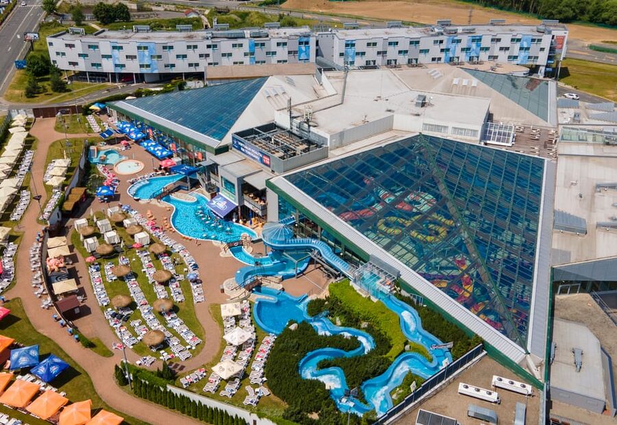 Prague: Aquapalace Indoor/Outdoor Water Park Ticket - Wellness oasis, saunas, steam baths, and the Sauna World add-on