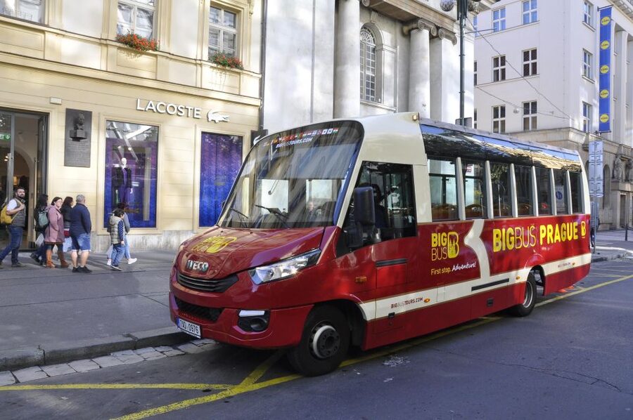 Prague: Big Bus Hop-on Hop-off, Castle Tour and River Cruise - Timing, Traffic, and the Bus-Boat Connection You Need to Respect