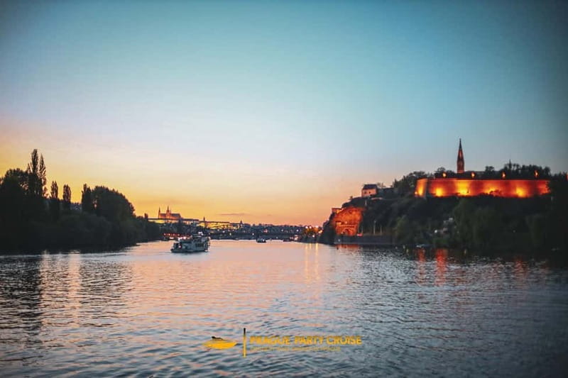 Prague : Boat Party with Afterparty at EPIC - Tips to Make the Night Go Smoothly
