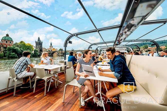 Prague Boats 3-hour Dinner Cruise - The buffet dinner: Czech comfort, international basics, and temperature reality