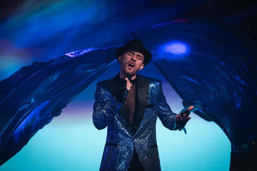 Prague:Breathtaking Cabaret Show with 4-Course Dinner Option - Key things I’d circle before you go
