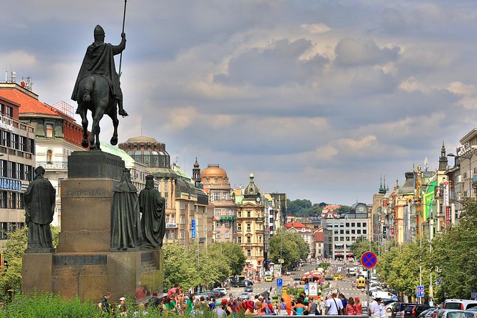 Prague: Bus Tour, Walking Tour, River Cruise and Lunch - Price and Value: What You Pay for in a 6.5-Hour Plan