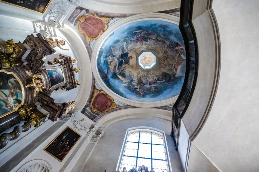 Prague Castle 2.5-Hour Tour Including Admission Ticket - Old Royal Palace and Vladislav Hall: Where Decisions Happened