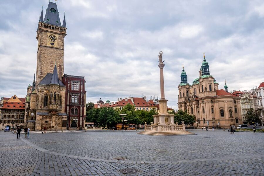 Prague Castle: Admission Ticket With Transfer And Audioguide - The Minibus Transfer from Old Town, Including Useful Wayfinding