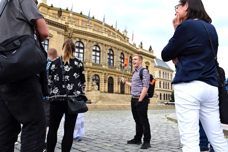 Prague: Castle and Jewish Quarter Tour with Cruise and Lunch - Key highlights at a glance