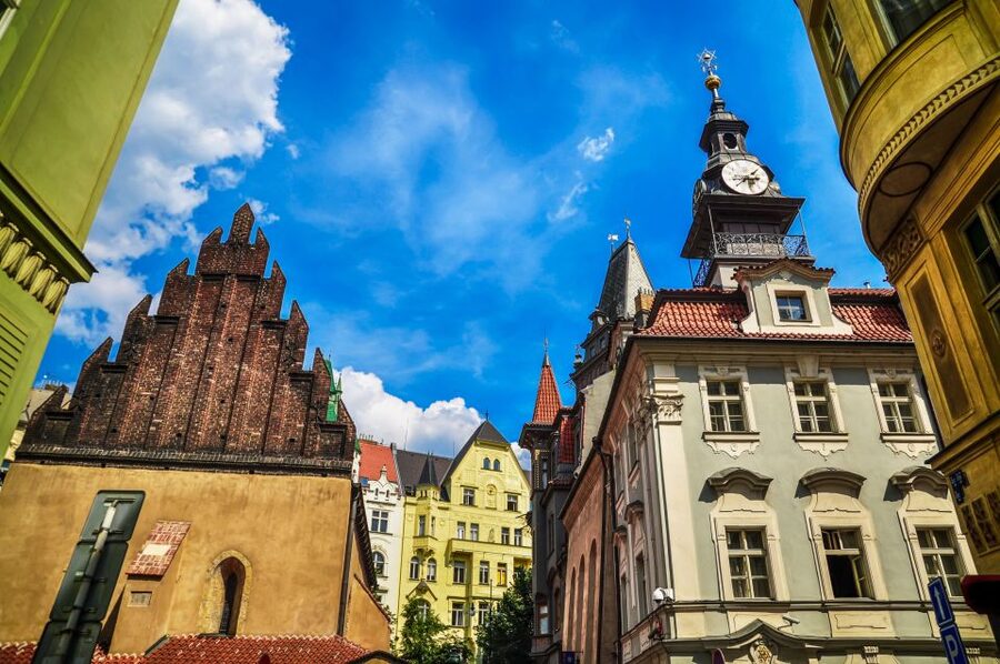 Prague: Castle and Jewish Quarter Tour with Cruise and Lunch - What I think this tour is best for