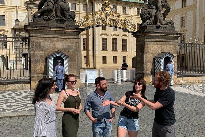 Prague Castle and Pubs Tour with Drinks Included - Mala Strana finale: your four included drinks, plus optional pub food