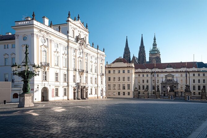 Prague Castle District Tour - Stop 3: Loretánské náměstí and Loreta, 20 minutes around a Marian pilgrimage core