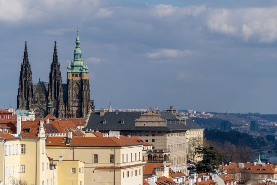 Prague: Castle Grounds & Highlights Walking Tour small-group - The Castle District and the 1.5-Hour Grounds Walk