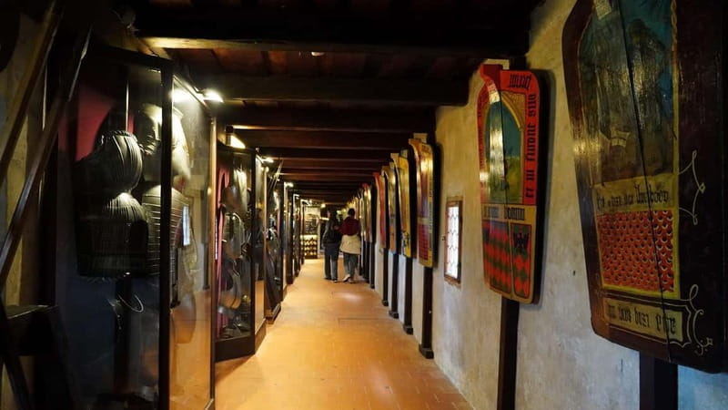 Prague Castle Interiors: Small-Group Tour with Local Guide - Group size, guide style, and what you should expect from the storytelling