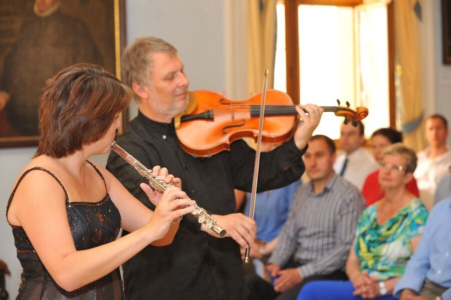 Prague Castle: Midday Classical Concert at Lobkowicz Palace - What a 1-Hour Midday Concert Feels Like Inside Lobkowicz Palace