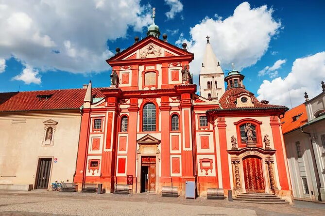 Prague Castle Skip-The-Line Ticket with Audio guide - Your self-guided main circuit: St. Vitus Cathedral first