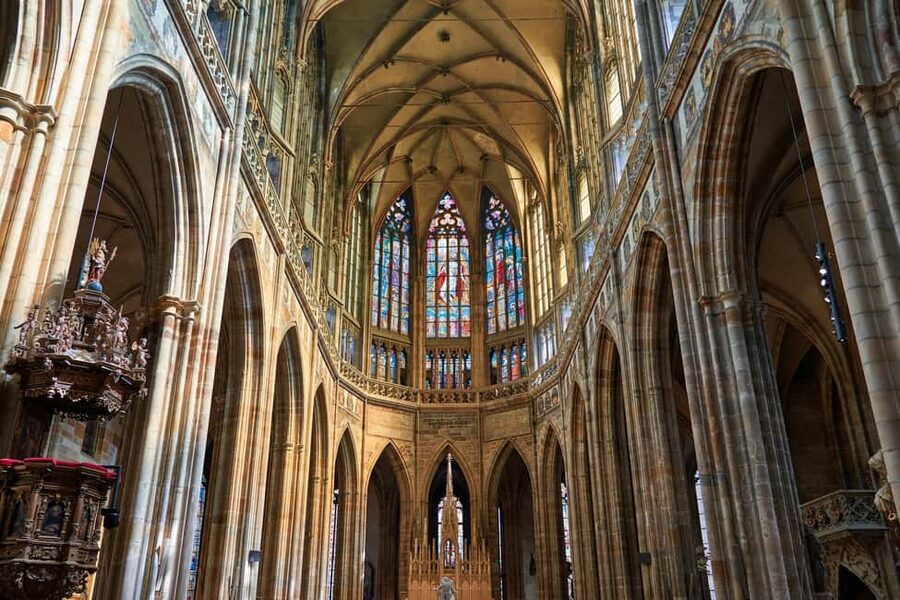 Prague Castle, St. Vitus Cathedral, Royal Palace, St. George's Basilica - Key highlights worth targeting