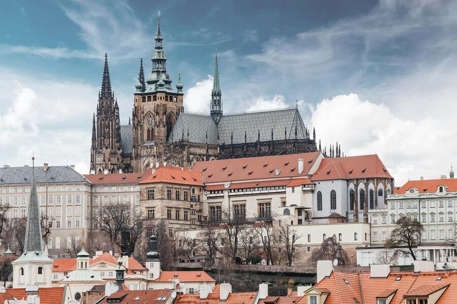Prague Castle, St. Vitus Cathedral, Royal Palace, St. George's Basilica - Why Prague Castle, St Vitus, and Golden Lane work so well together