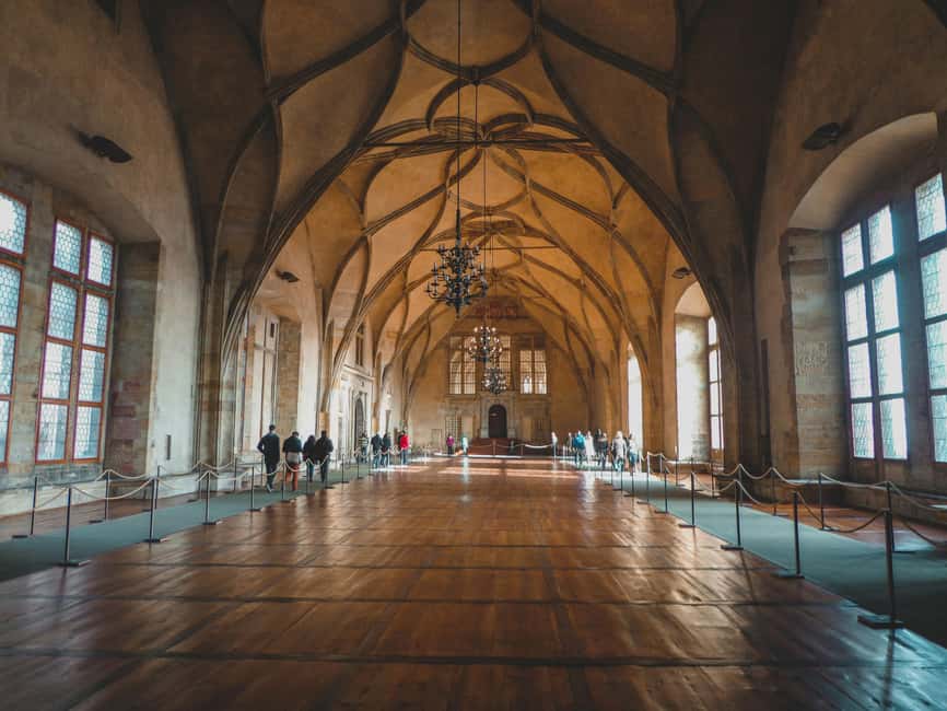 Prague Castle, St. Vitus Cathedral, Royal Palace, St. George's Basilica - Meeting at tram Pražský hrad: how to start without stress