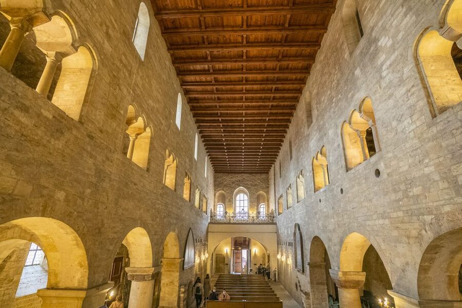 Prague: Castle Tour with Local Guide and Entry Ticket - The best part: headphones that make the castle visit feel organized