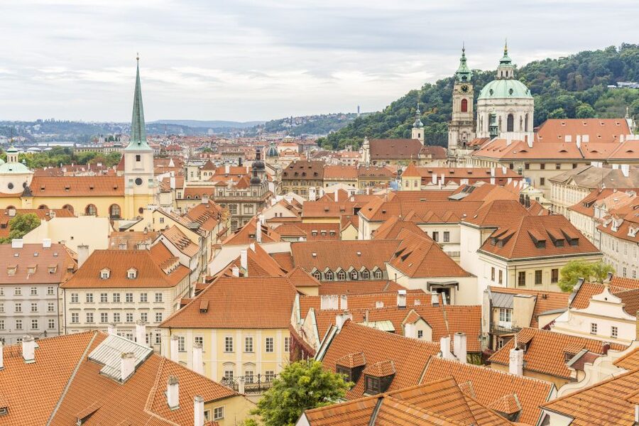 Prague: Castle Tour with Local Guide and Entry Ticket - Meeting at Malostranská and riding the tram up like locals