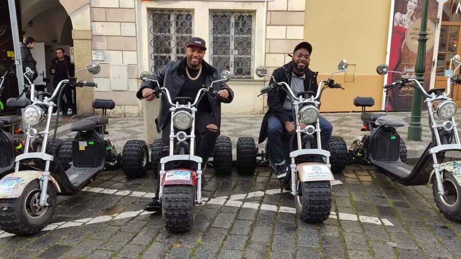Prague: Castle Viewpoints & Charles Bridge Trike Tour - Josefov in Trike Form: Jewish Cemetery, Old-New Synagogue, and Serious Context