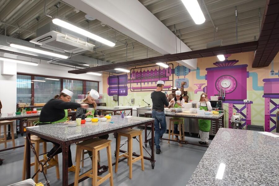 Prague: Chocotopia Chocolate Factory Tour Ticket + Workshop - Chocotopia in Průhonice: a quick logistics check