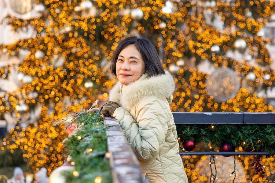 Prague: Christmas/Easter Markets Tour with Photoshoot - Meet Leah, your Czech guide and photographer