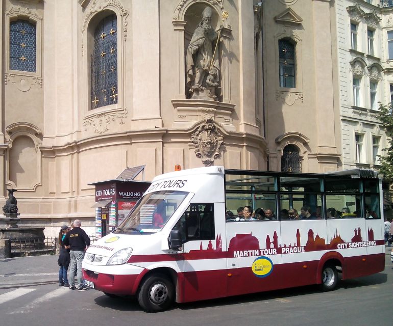 Prague City: 1-Hour Orientation Tour by Bus - Rules on the bus: what to avoid bringing