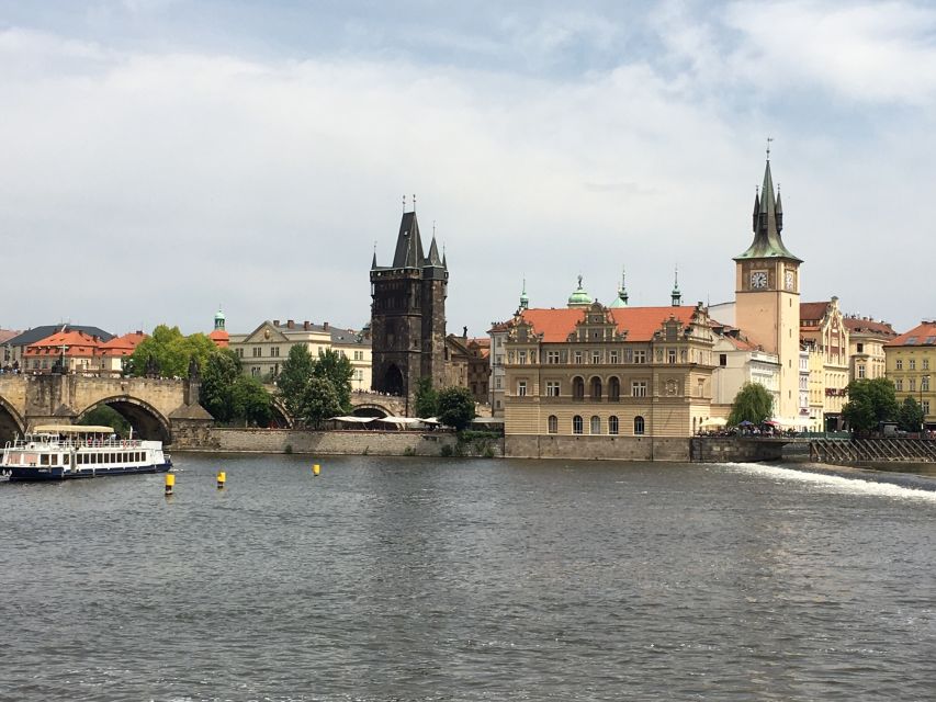 Prague City: 1-Hour Orientation Tour by Bus - Timing, departures, and how to fit it into your day