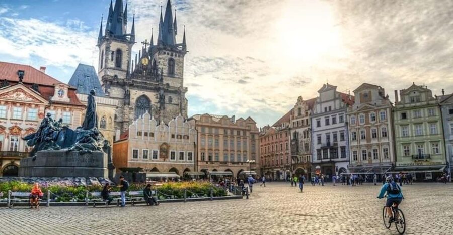 Prague: City Highlights Walking Tour - Starting at Veleslavínova, then heading straight for the icons