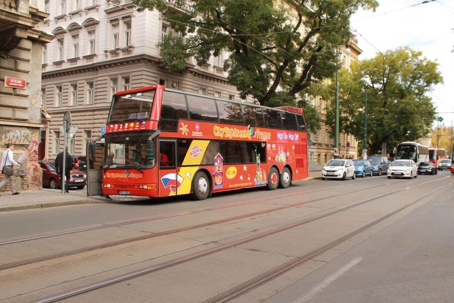 Prague: City Sightseeing HOHO Bus Tour & Optional Boat Tour - Red Route (60 Minutes): Main Train Station, St. Vitus Entry, Petrin, and Dancing House