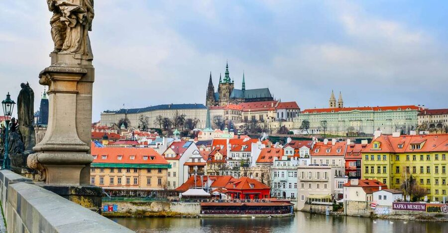 Prague: City Tour - Pickup, Van Ride, and the First Landmark Passes