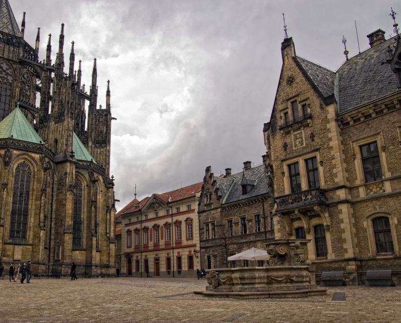 Prague: City Tour - Prague Castle Walk: Guided Time and the Castle Stairs Views