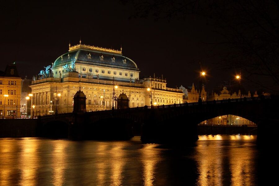 Prague: City Tour and Dinner Cruise with Hotel Pickup - Old Town Fortifications and the Jewish Quarter Stops That Make the Night Mean Something