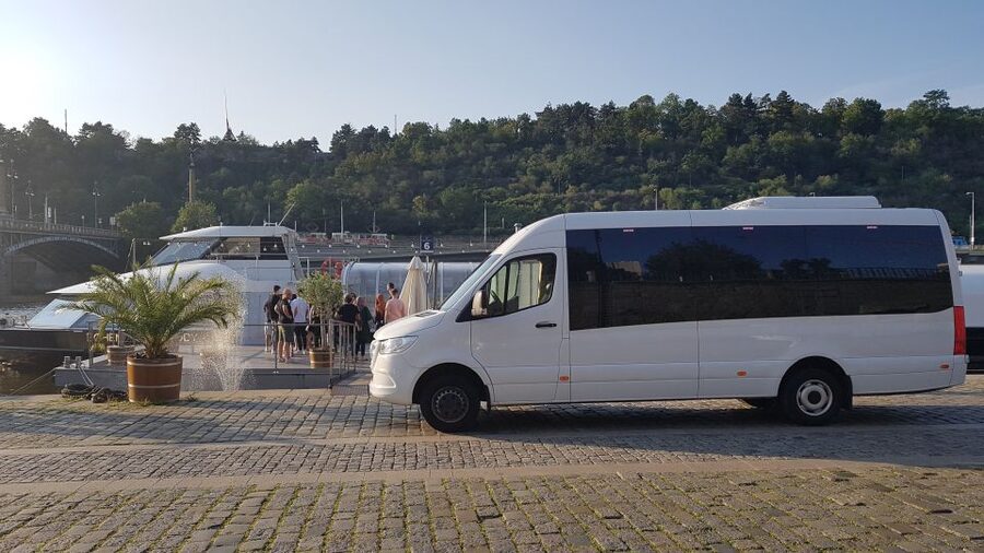 Prague: City Tour and Dinner Cruise with Hotel Pickup - The Cruise Route at Night: Prague Castle, Charles Bridge Area, Petrin, Vysehrad, and More