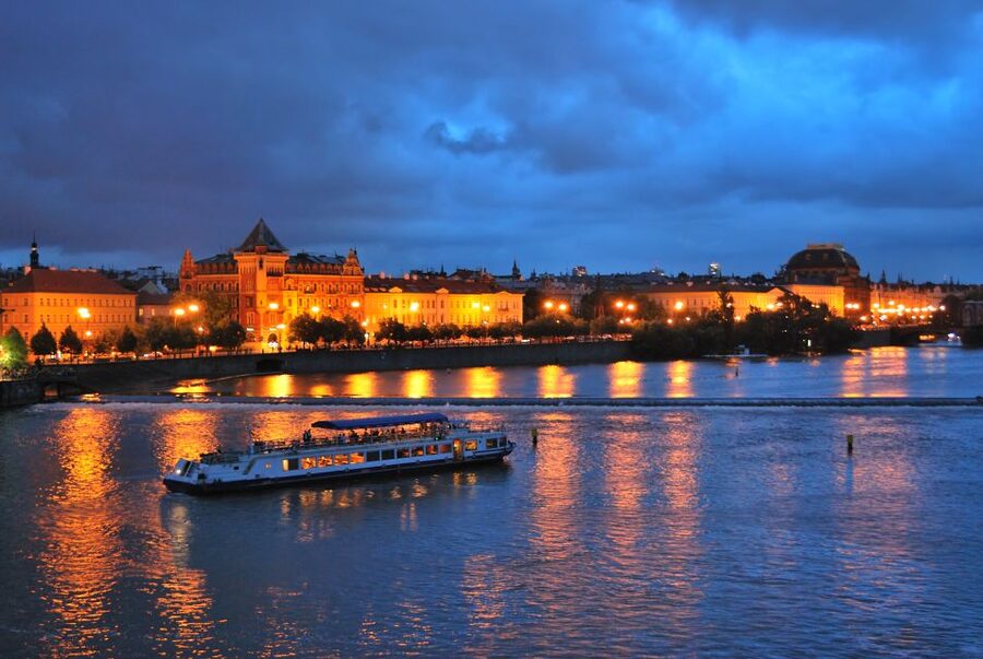 Prague: City Tour and Dinner Cruise with Hotel Pickup - Timing, Comfort, and a Few Real-World Logistics Tips