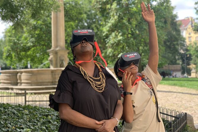 Prague City Tour with Virtual Reality - How to make the VR part comfortable and actually useful