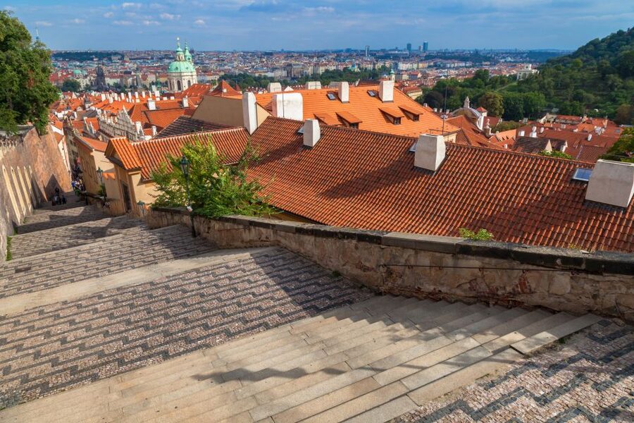 Prague: City Tour - Dancing House and Prague Lesser Town: Why the Pass-By Stops Help